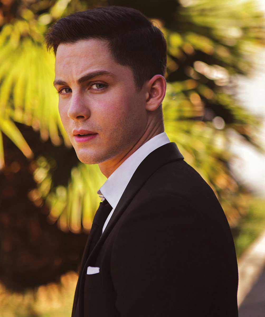 Pic - Logan Lerman 2014 - HD Wallpaper 