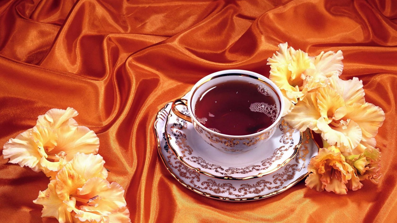 Wallpaper Fon, Fabric, Cups, Tea, Flowers, Silk - Доброе Утро Моя Подружка - HD Wallpaper 
