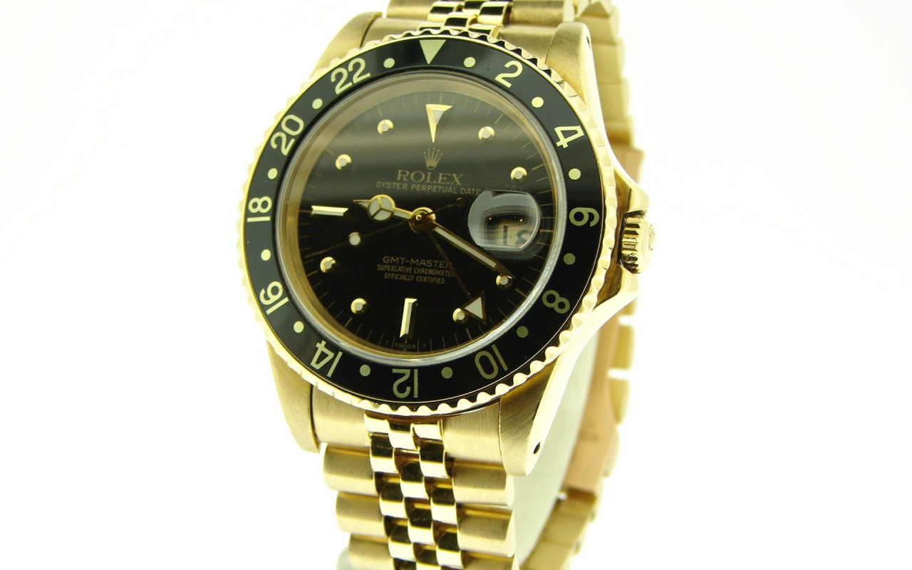 Analog Watch - HD Wallpaper 