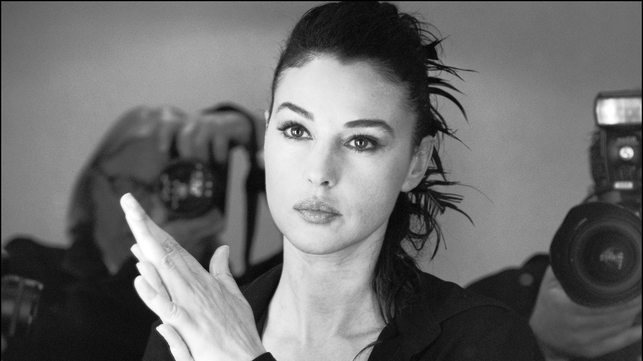 Desktop Wallpapers Monica Bellucci Desktop - HD Wallpaper 