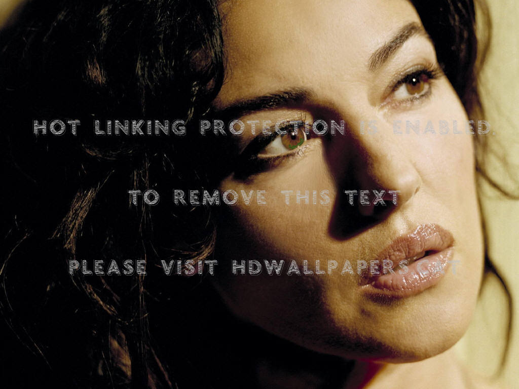Desktop Hollywood Actress Monica Bellucci - Monica Bellucci Hot Lips - HD Wallpaper 