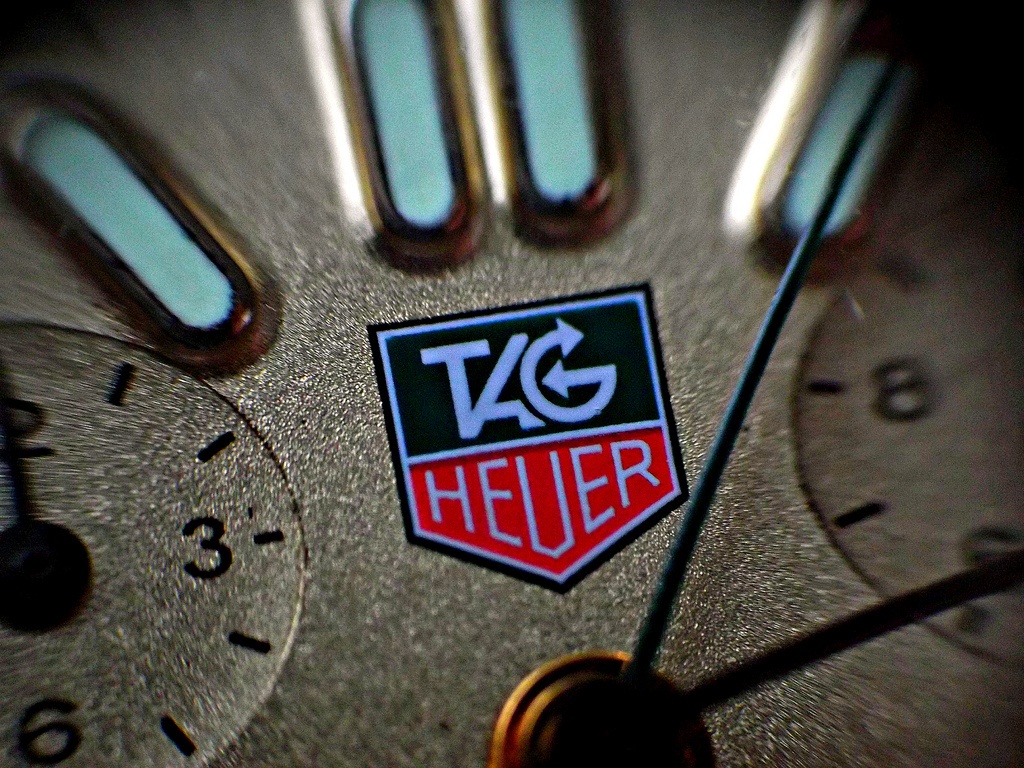 Tag Heuer Logo On Watch - HD Wallpaper 