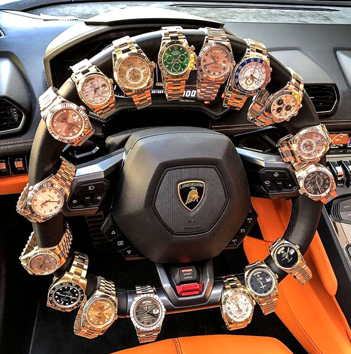 Watches On Steering Wheel - HD Wallpaper 