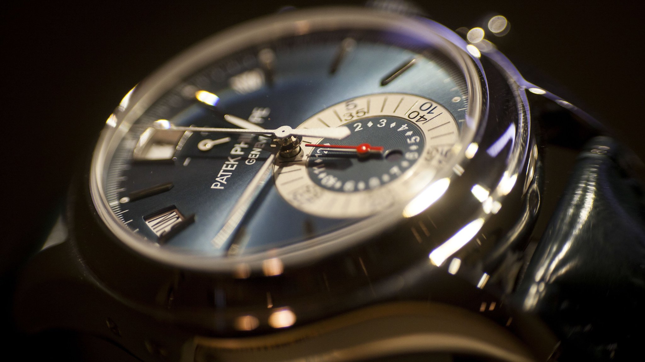 Analog Watch - HD Wallpaper 