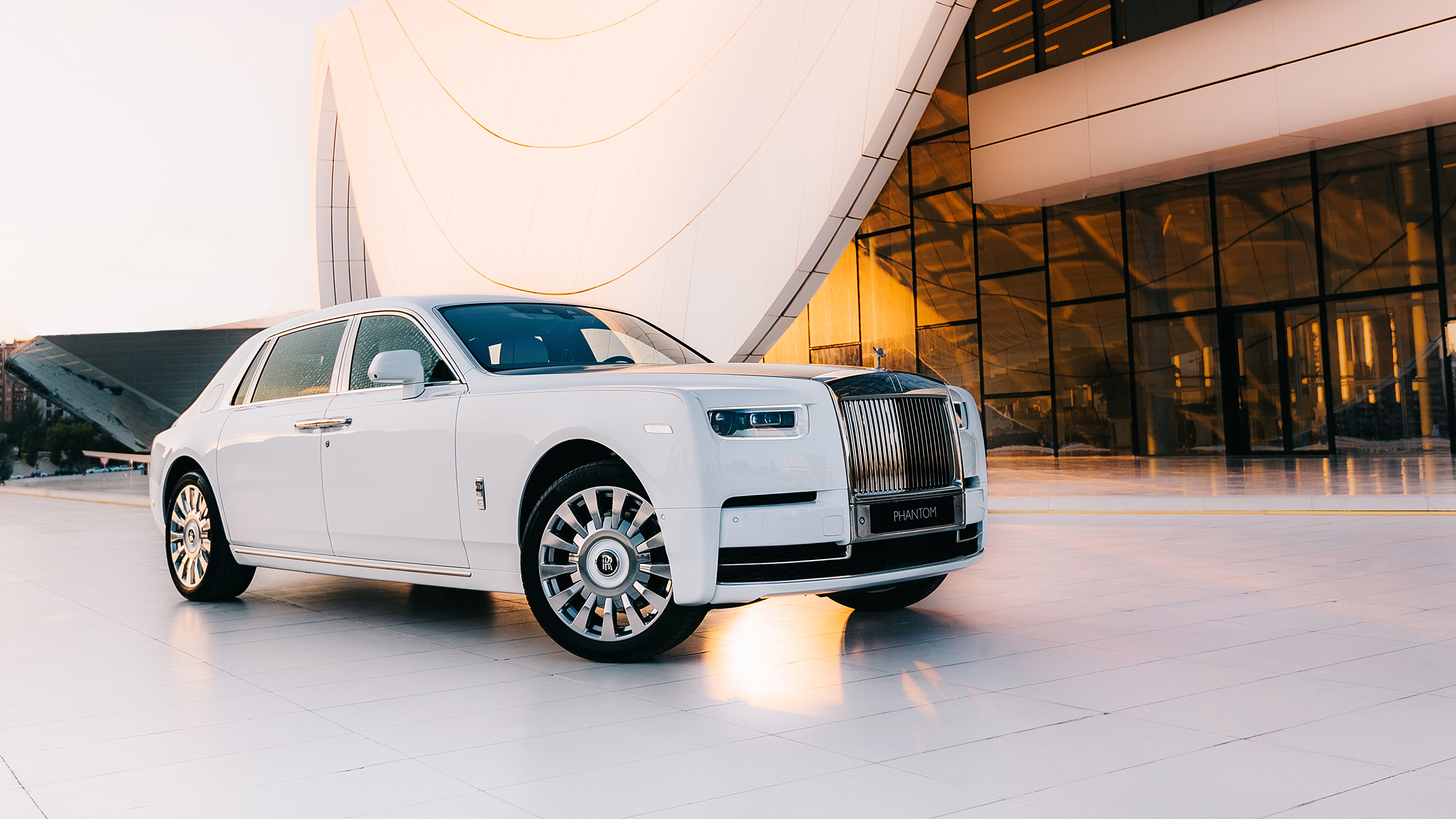 Auto Roll Royce 2019 - HD Wallpaper 