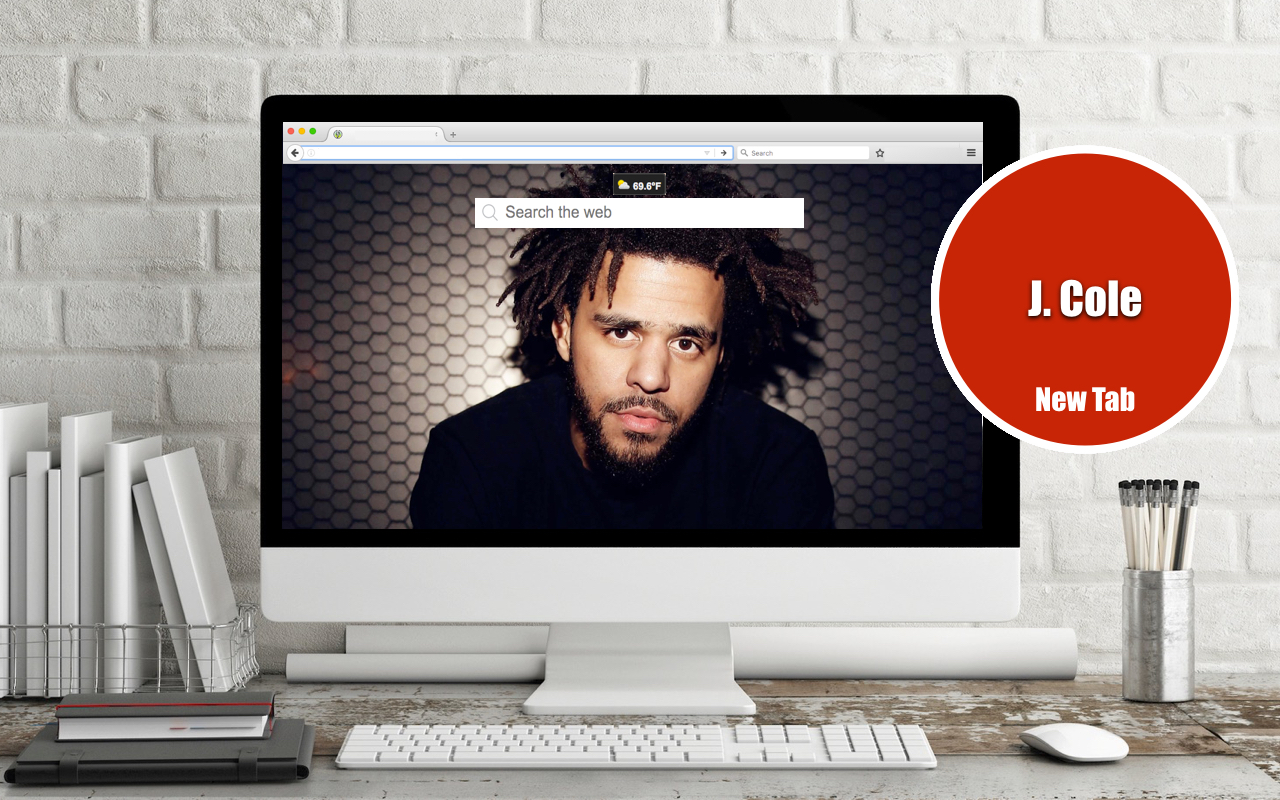 Mia Khalifa On Laptop - HD Wallpaper 