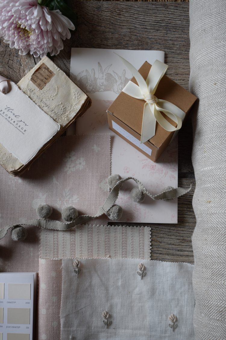 Peony And Sage Pienza - HD Wallpaper 