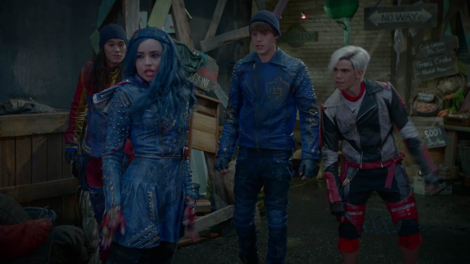 Data Src Mal And Evie Wallpaper For Hd - Descendants Chillin Like A Villain Gif - HD Wallpaper 