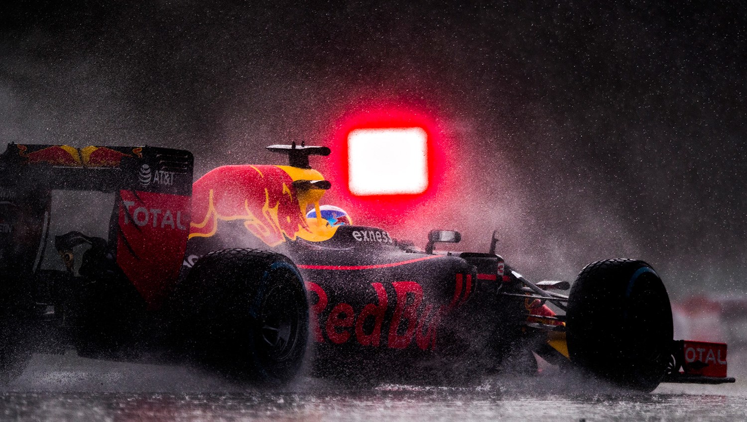 F1 Red Bull Racing Formula 1 Wet Rain Track, Racing, - Formula 1 Vladimir Rys - HD Wallpaper 