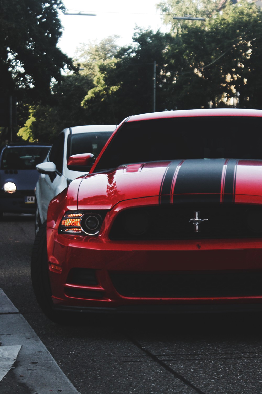 Sportscar Ford Mustang Red Street Racing - Mustang Mobile Wallpaper Hd - HD Wallpaper 