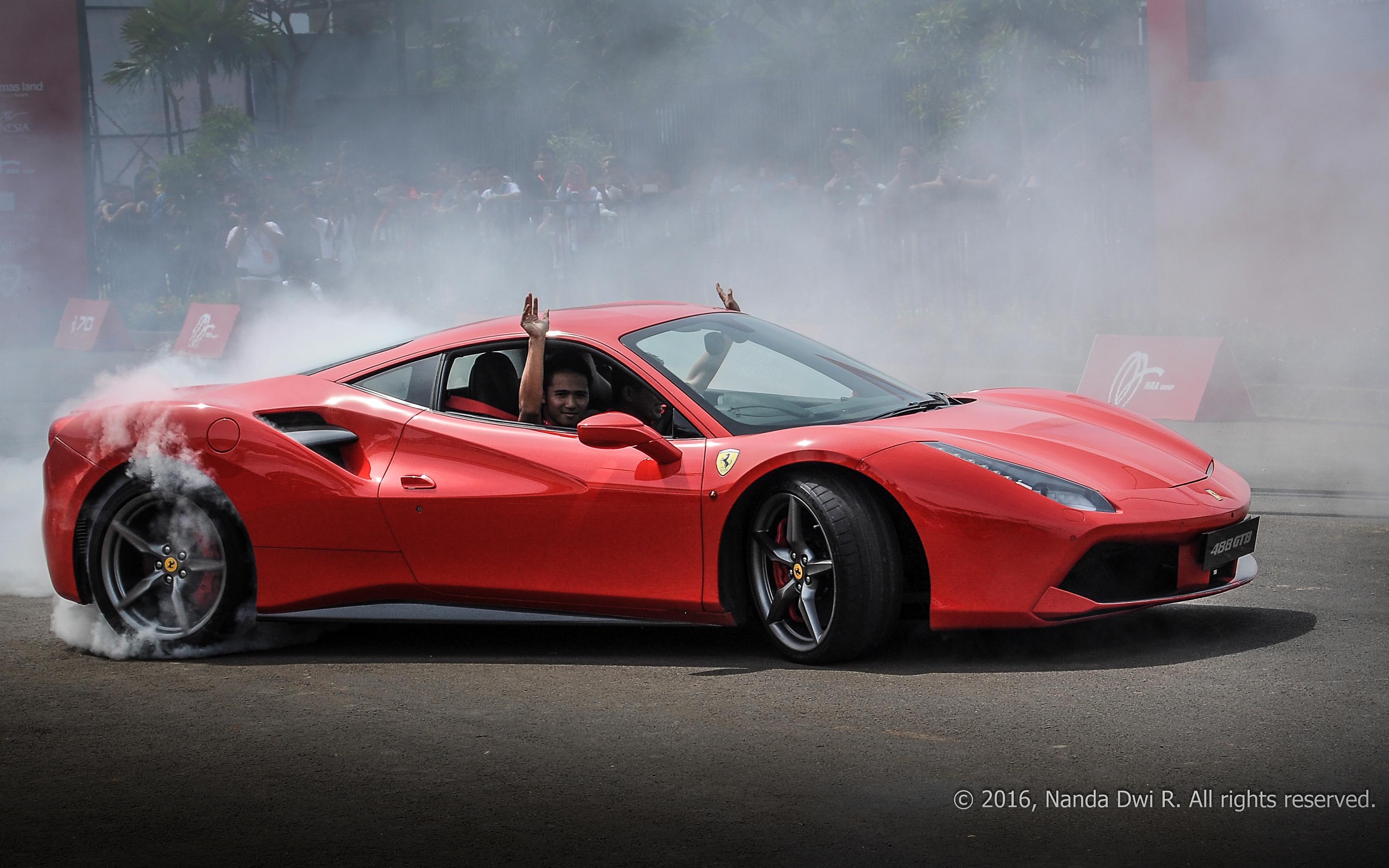 Racing Car Pictures Wallpaper - Ferrari 488 Gtb Red Drifting - HD Wallpaper 