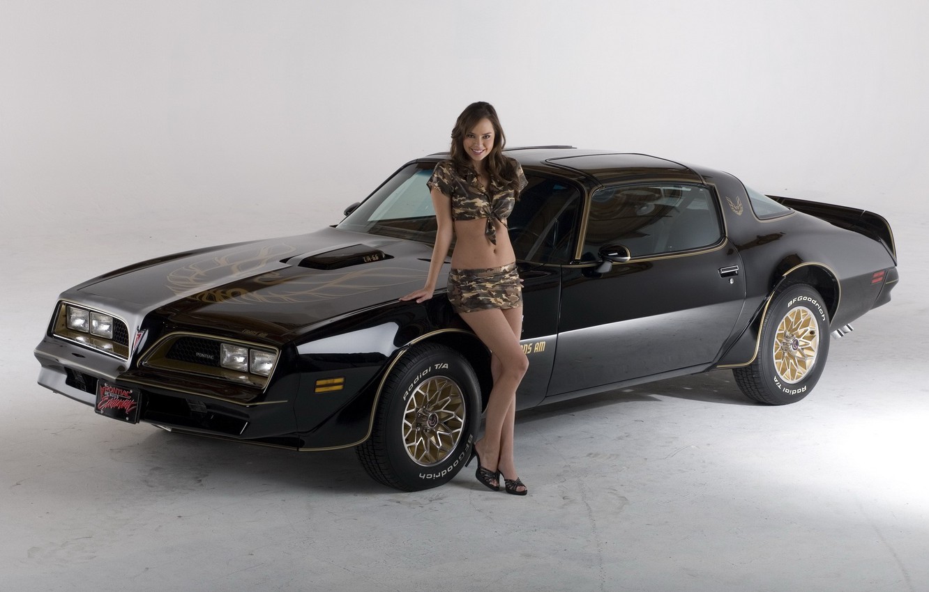 Photo Wallpaper Look, Girl, Smile, Girls, White Background, - 1969 Firebird Pontiac Firebird Wallpaper Hd - HD Wallpaper 
