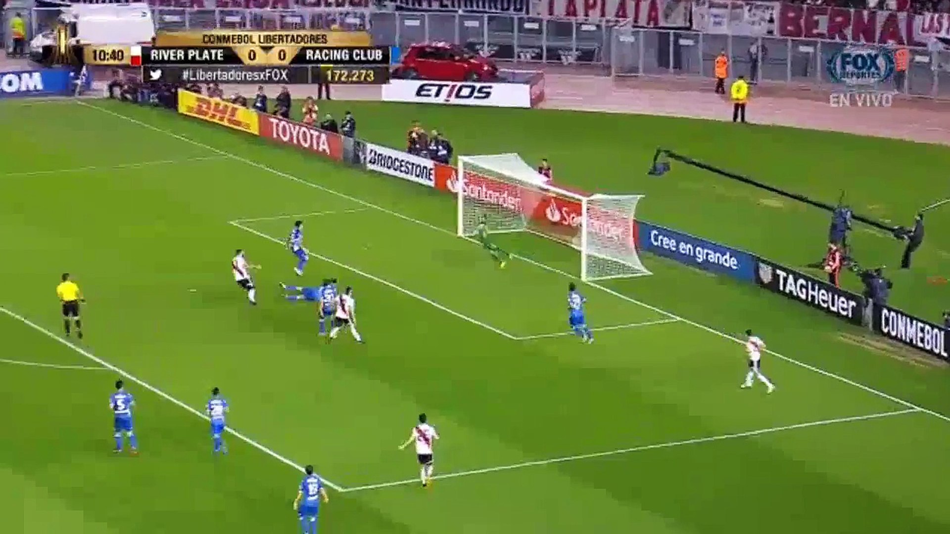 Goalkeeper Stops Shot - HD Wallpaper 