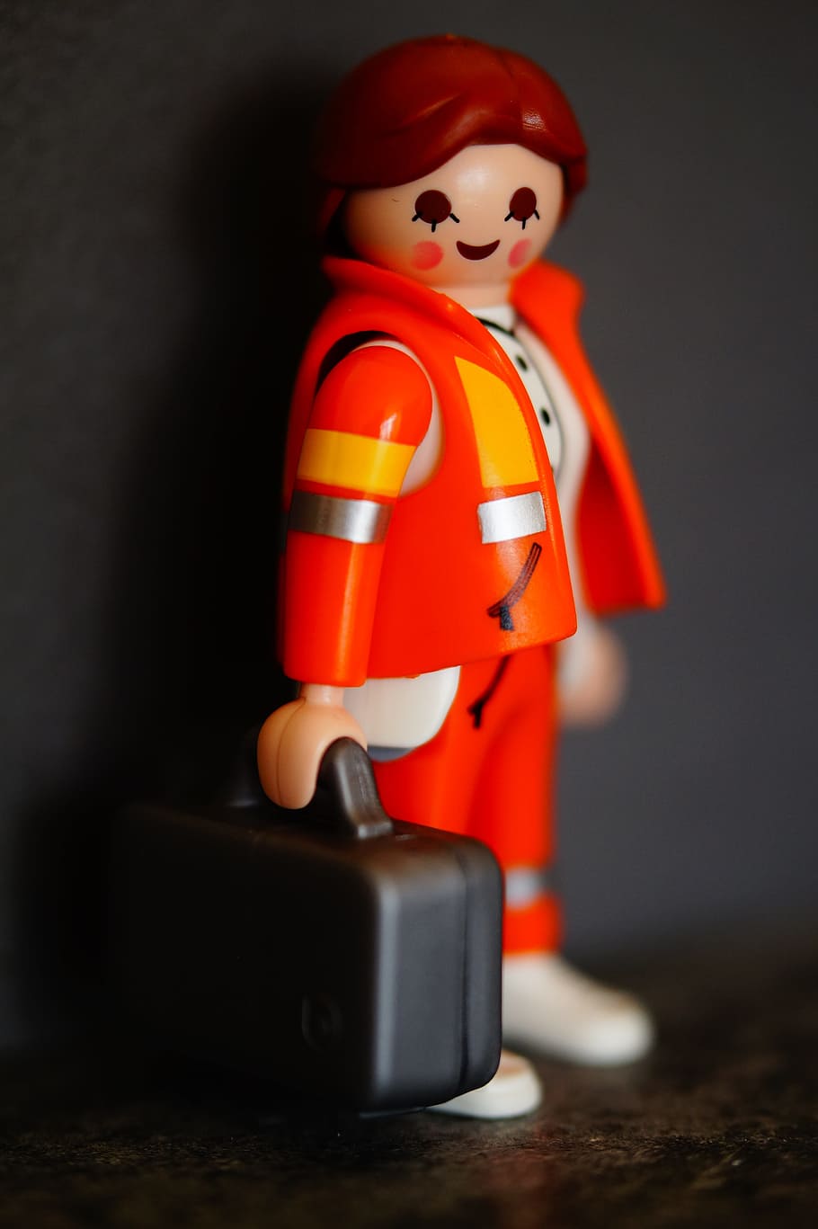 Brown, Beige, And Orange Lego Mini Figure, Medic, Paramedic, - Paramedic - HD Wallpaper 