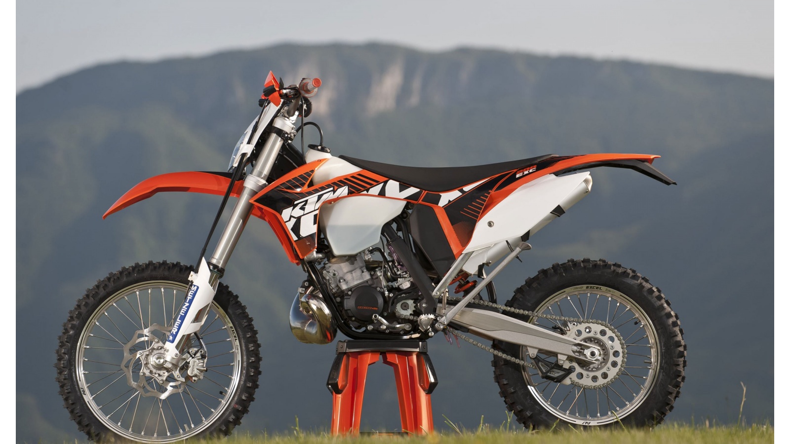 Ktm 250 Exc - Ktm 300 Exc 2011 - HD Wallpaper 