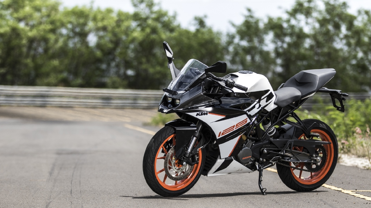 Ktm Rc 125 Action Image - Ktm Rc 125 Hd - HD Wallpaper 