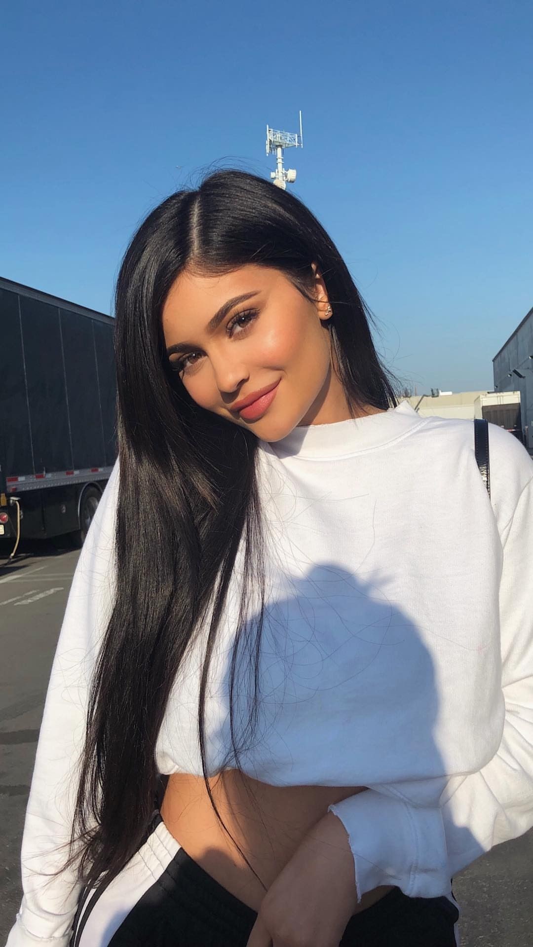 Kylie Jenner Iphone Wallpaper Hd - HD Wallpaper 