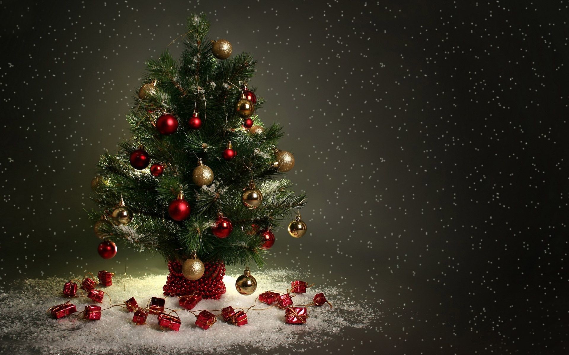 Beautiful Christmas Tree Hd Wallpapers, Free Download - Merry Christmas Tree Hd - HD Wallpaper 