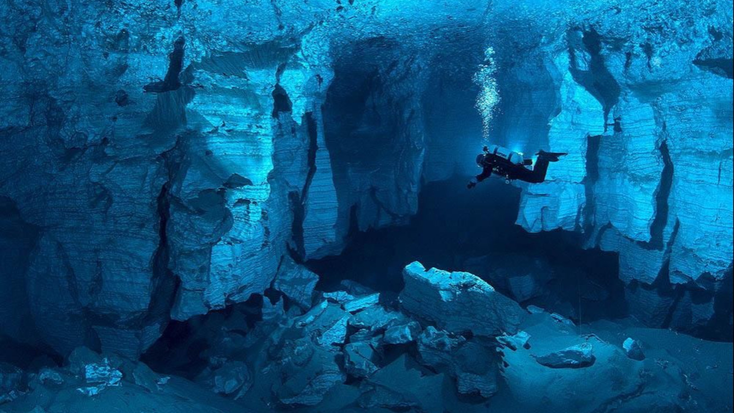2400x1350, Cool Iceberg Background - Cave Diving - HD Wallpaper 