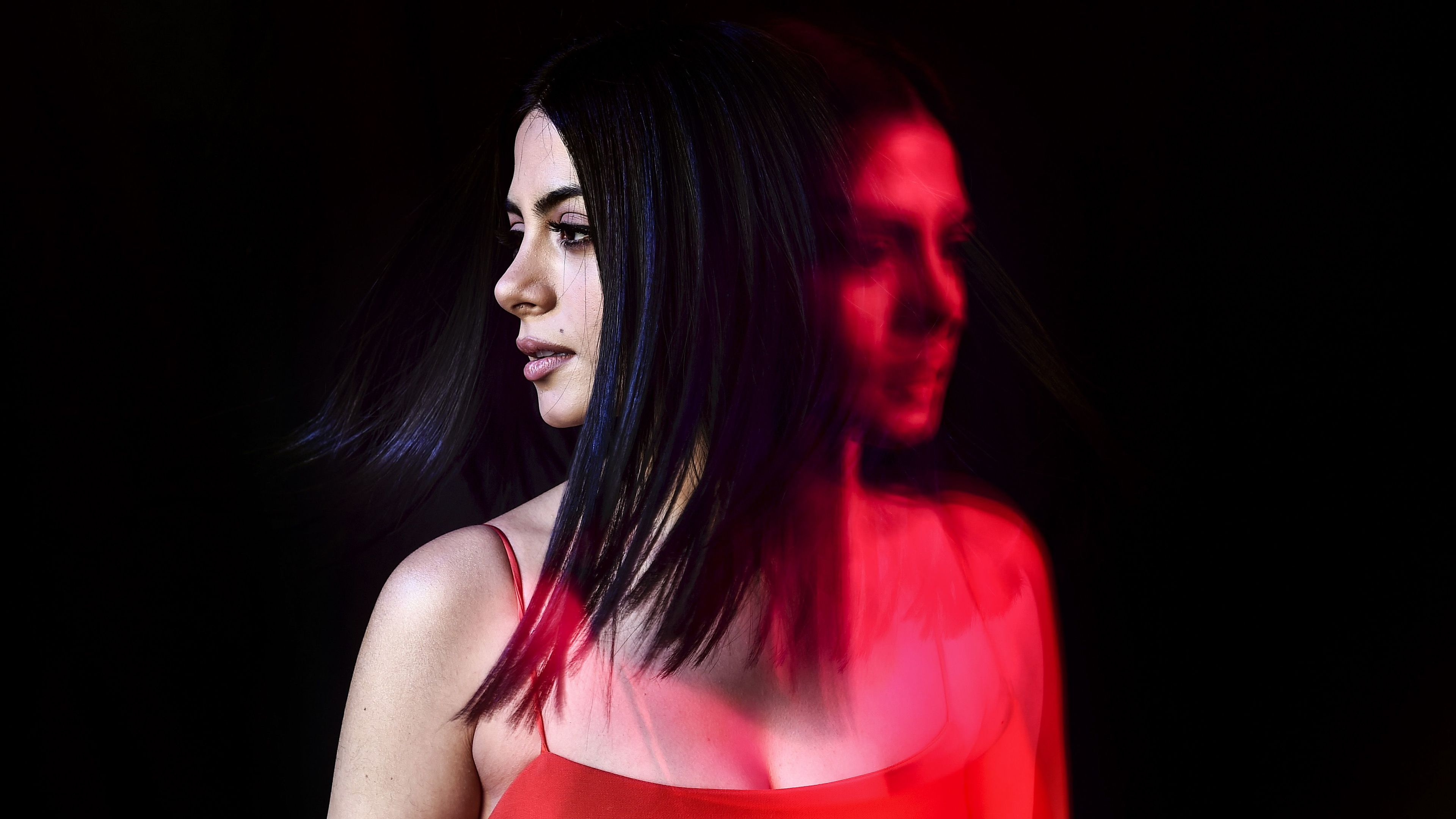 Emeraude Toubia Photoshoot 4k - Emeraude Toubia 2018 Photoshoots - HD Wallpaper 