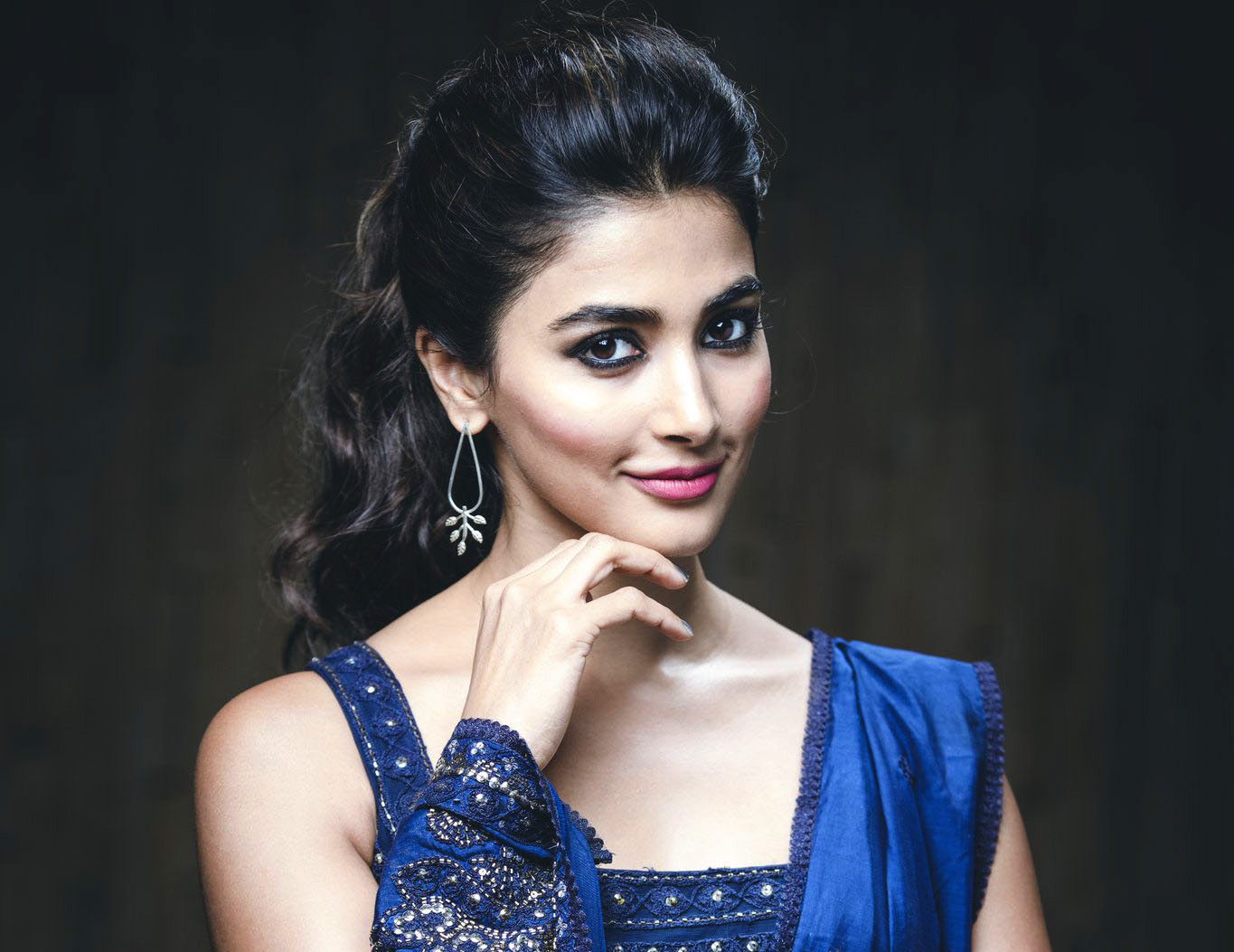Pooja Hegde - HD Wallpaper 