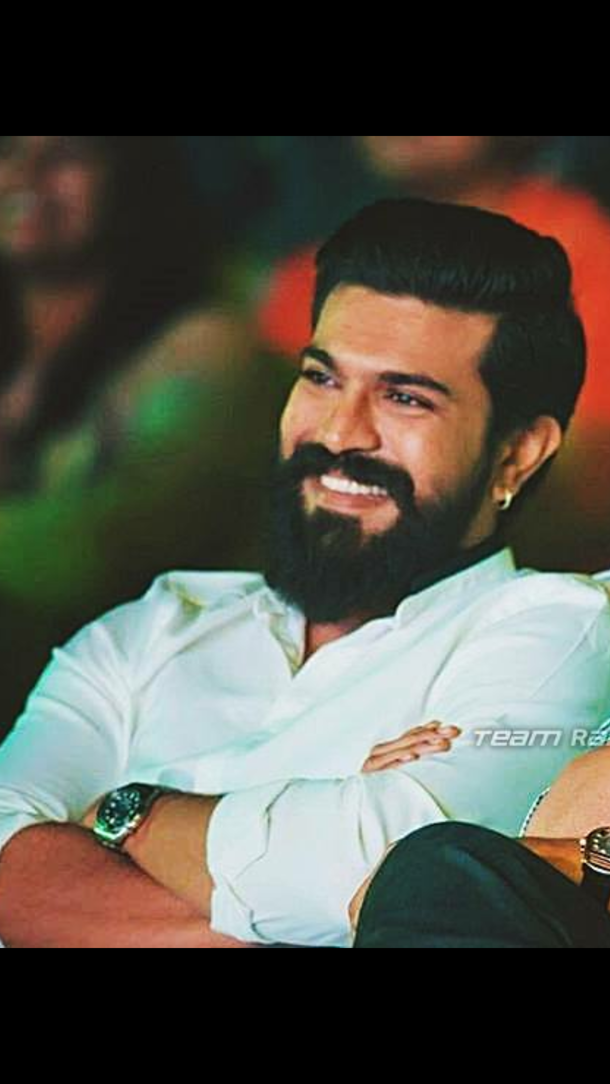 Sitting - HD Wallpaper 