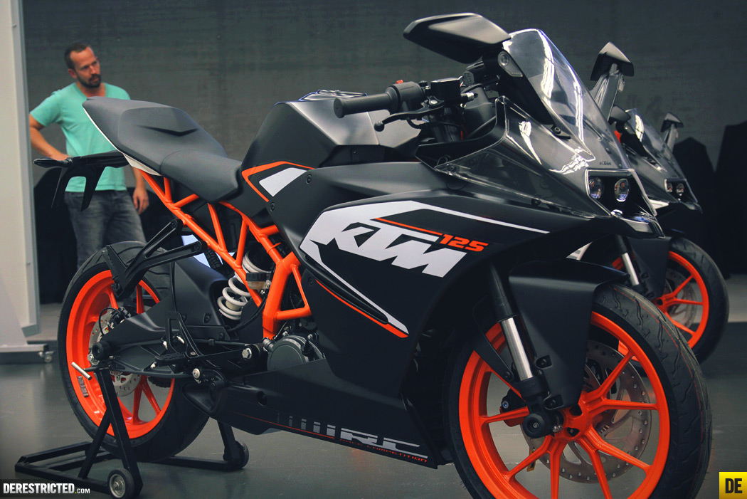 Ktm Bike Accessories India - Black Ktm Rc 125 - HD Wallpaper 