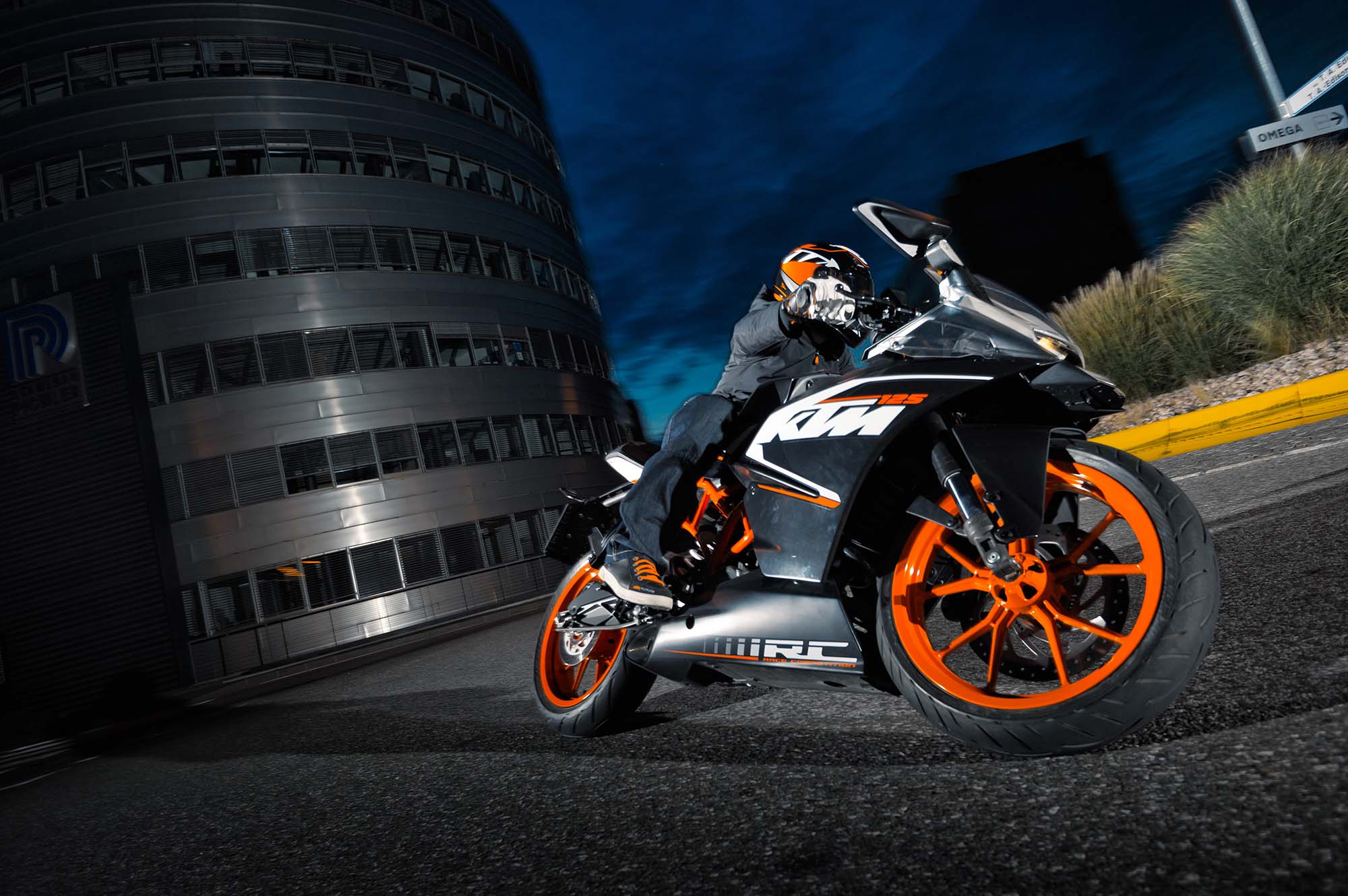 4k Ktm Rc125 Wallpaper For Pc - HD Wallpaper 