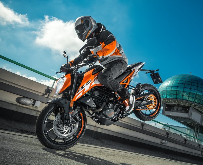 2017 Ktm Duke - Ktm 250 Duke 2017 - HD Wallpaper 