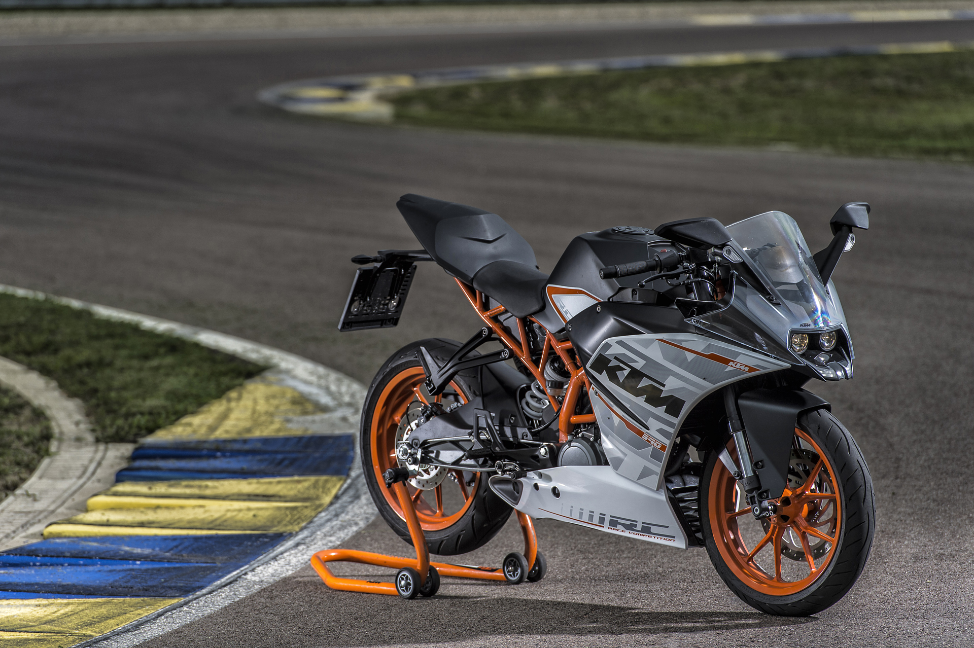 2014 Motorcycle Ktm Rc 390 Wallpaper For Pc Wallpaper - Ktm Rc 125 2016 - HD Wallpaper 