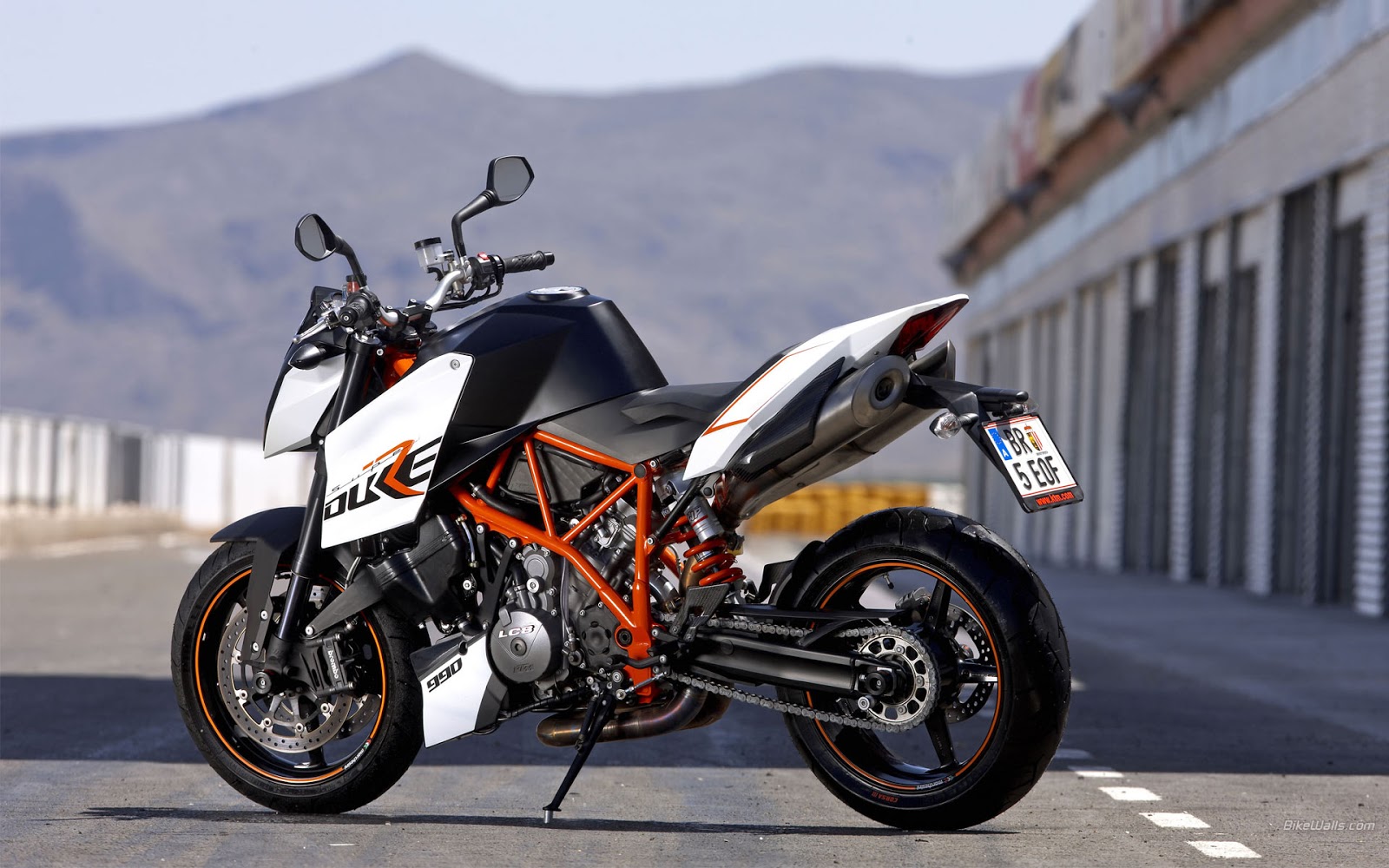 Ktm Superduke 990 R - HD Wallpaper 