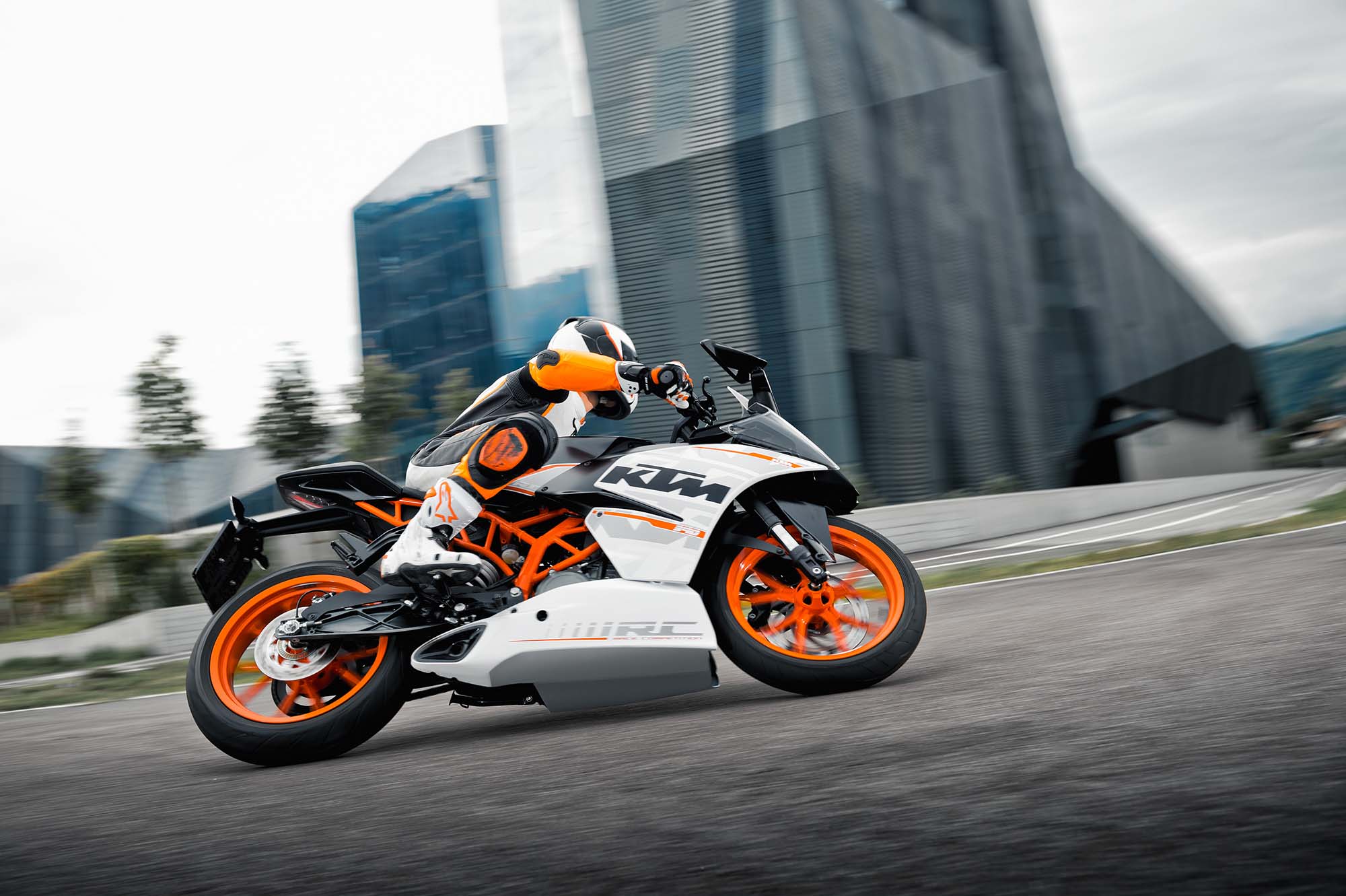 White Ktm Rc 390 2014 Wallpaper Background Wallpaper - Ktm Rc 390 Background - HD Wallpaper 