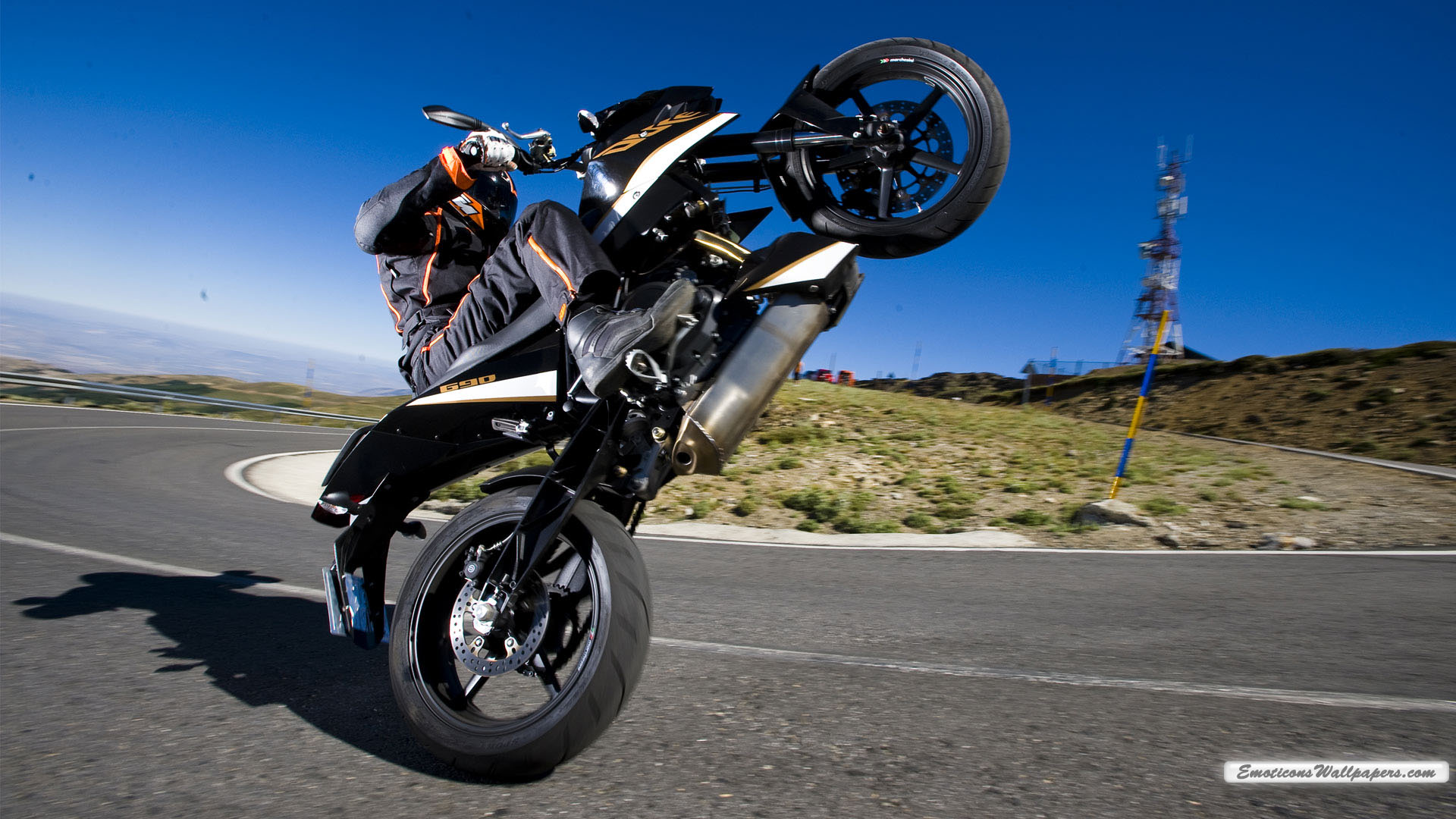 Ktm 690 Duke 2011 - HD Wallpaper 