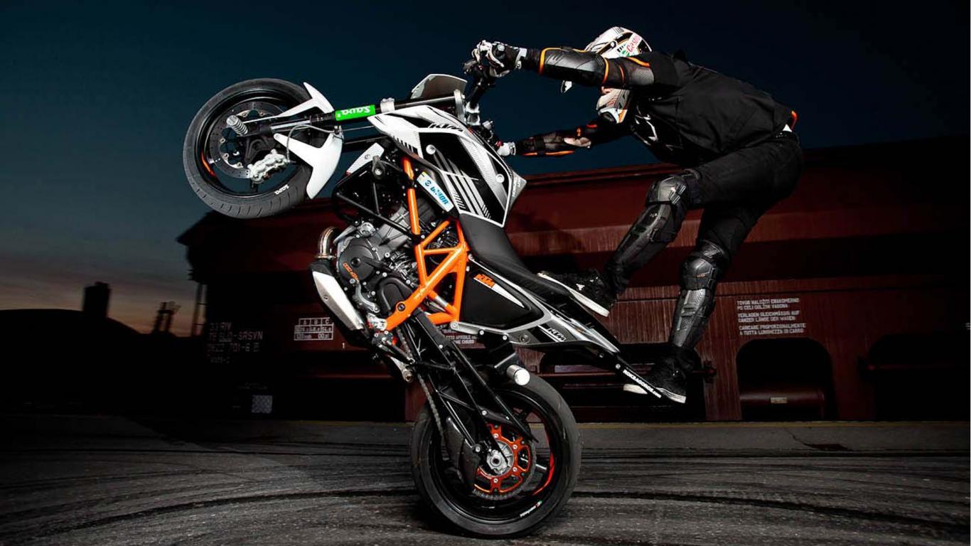 Duke Bike 1080 Bikes - Bike Stunt 4k Wallpaper Hd - 1366x768 Wallpaper - Duke Bike 1080 Bikes - Bike Stunt 4k Wallpaper Hd - 1366x768 Wallpaper -