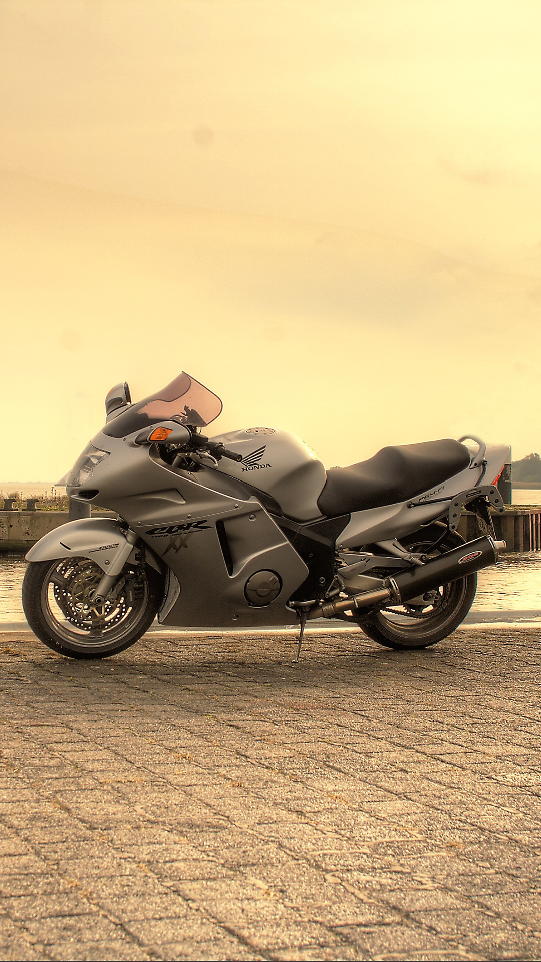 Honda Cbr1100xx Wallpaper - Honda Cbr 1100 Xx Blackbird Wallpaper Iphone - HD Wallpaper 