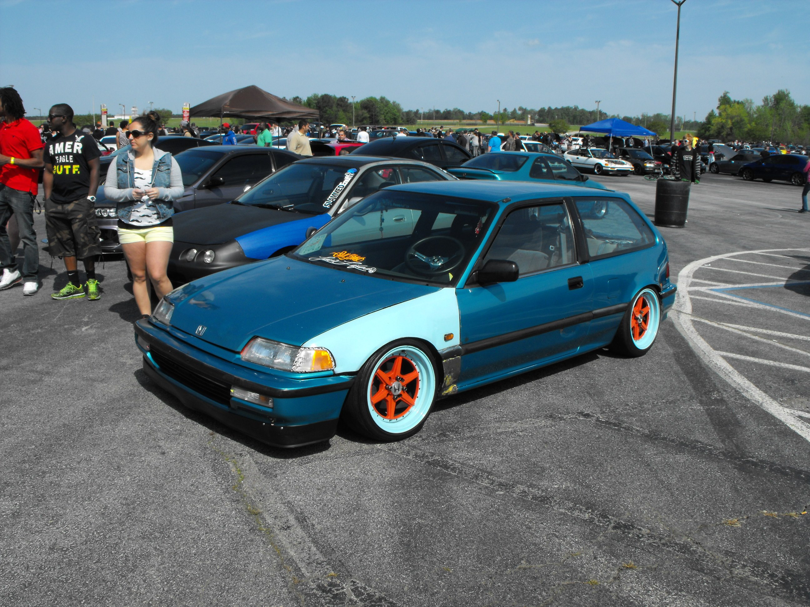 Different Colored Fenders Car - HD Wallpaper 