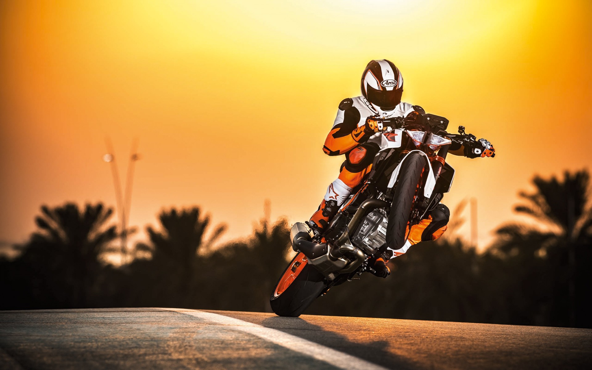 Duke Bike Stunts Wallpapers Hd - HD Wallpaper 