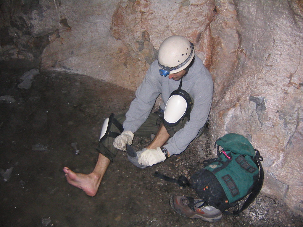 Caving - HD Wallpaper 