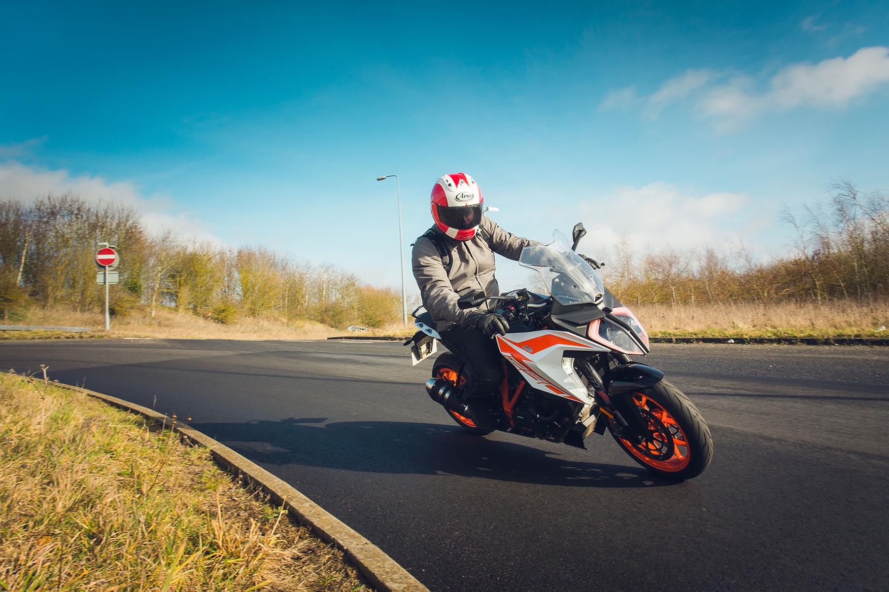 Ktm Super Duke 1290 On Road - HD Wallpaper 