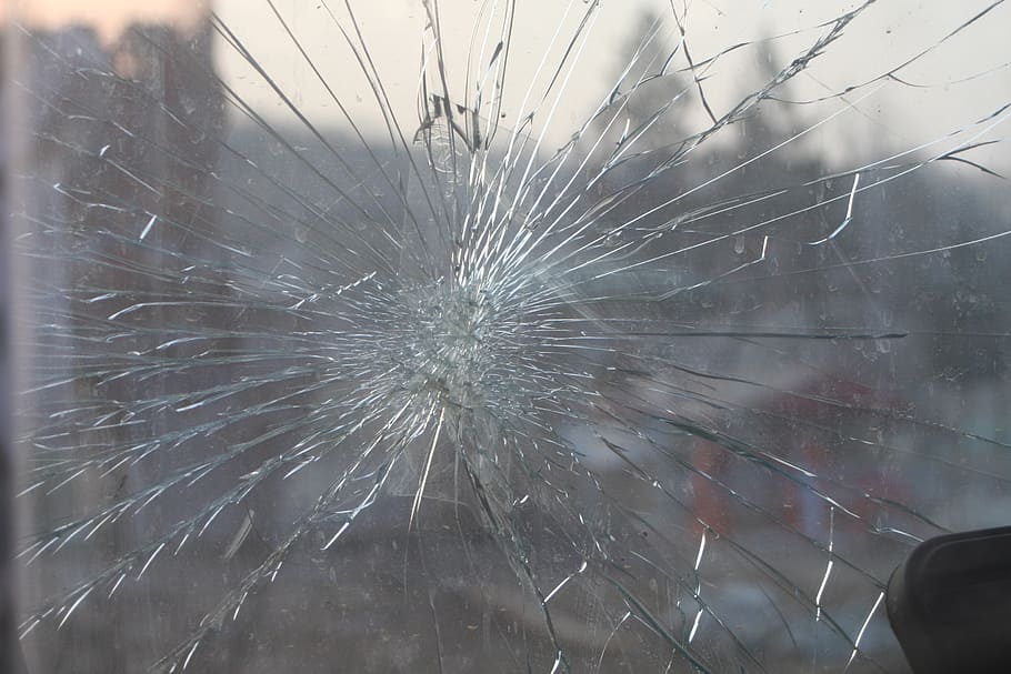 Cracked Glass Panel, Broken Glass, Window, Windshield, - Gorilla Glass Damage - HD Wallpaper 