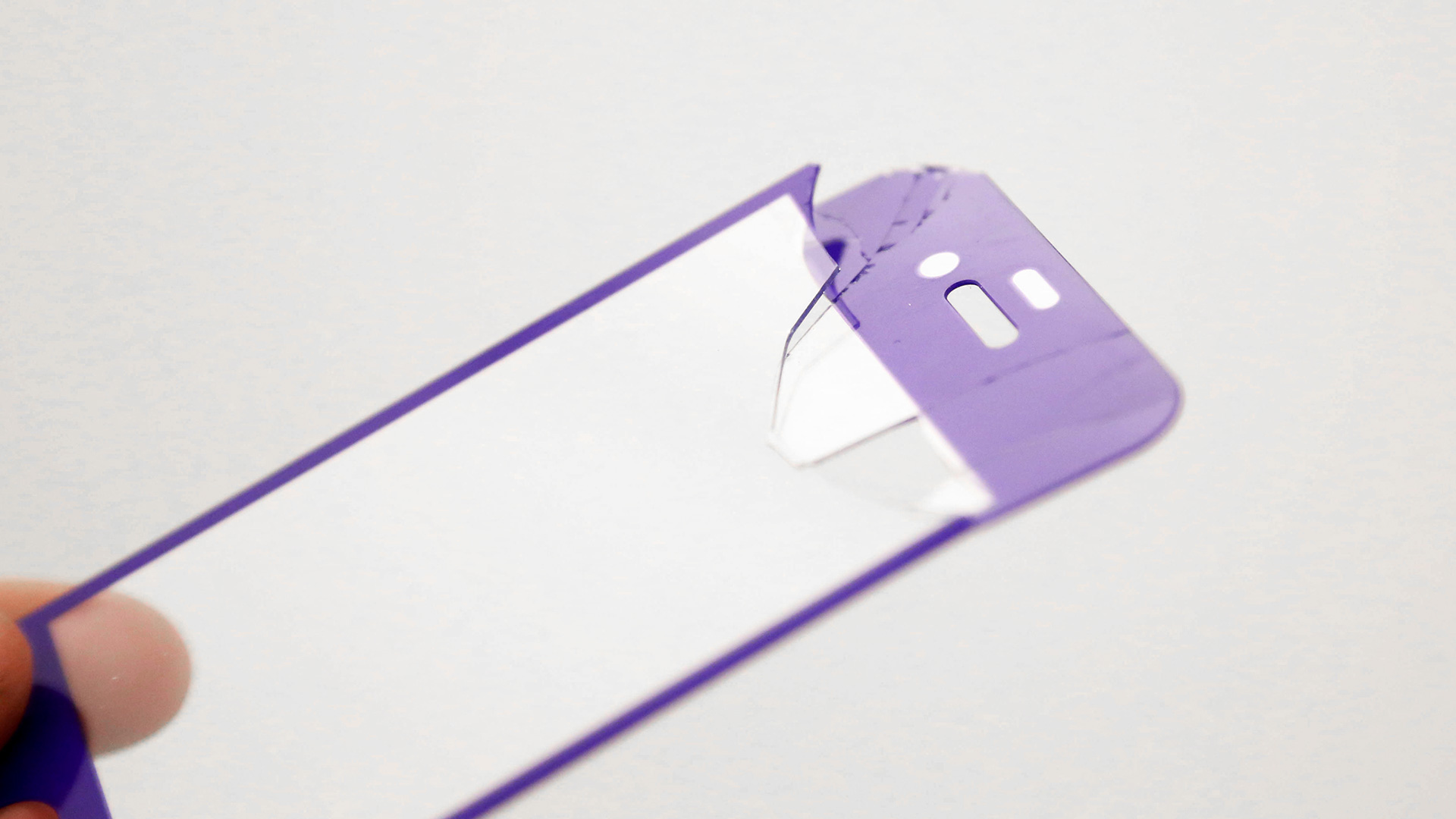 Crack Glass Protector - HD Wallpaper 