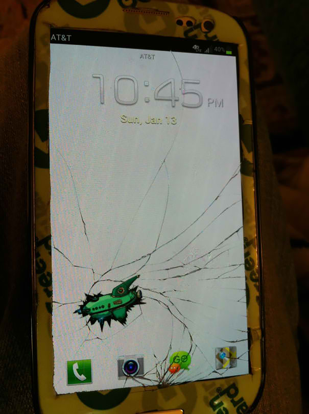 Futurama - Cracked Phone Screen Design - HD Wallpaper 