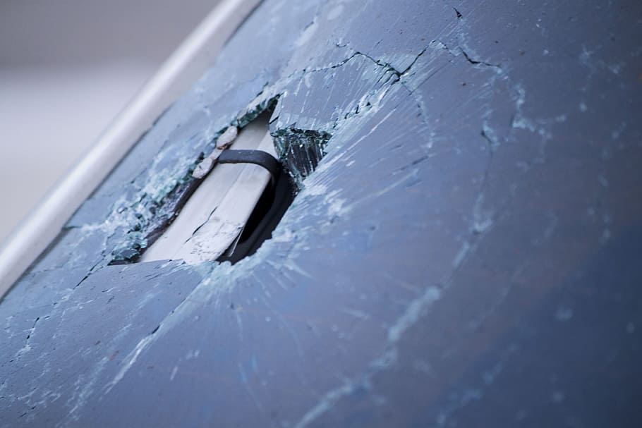Shattered Window On A Parked Car, Broken, Glass, Accident, - HD Wallpaper 