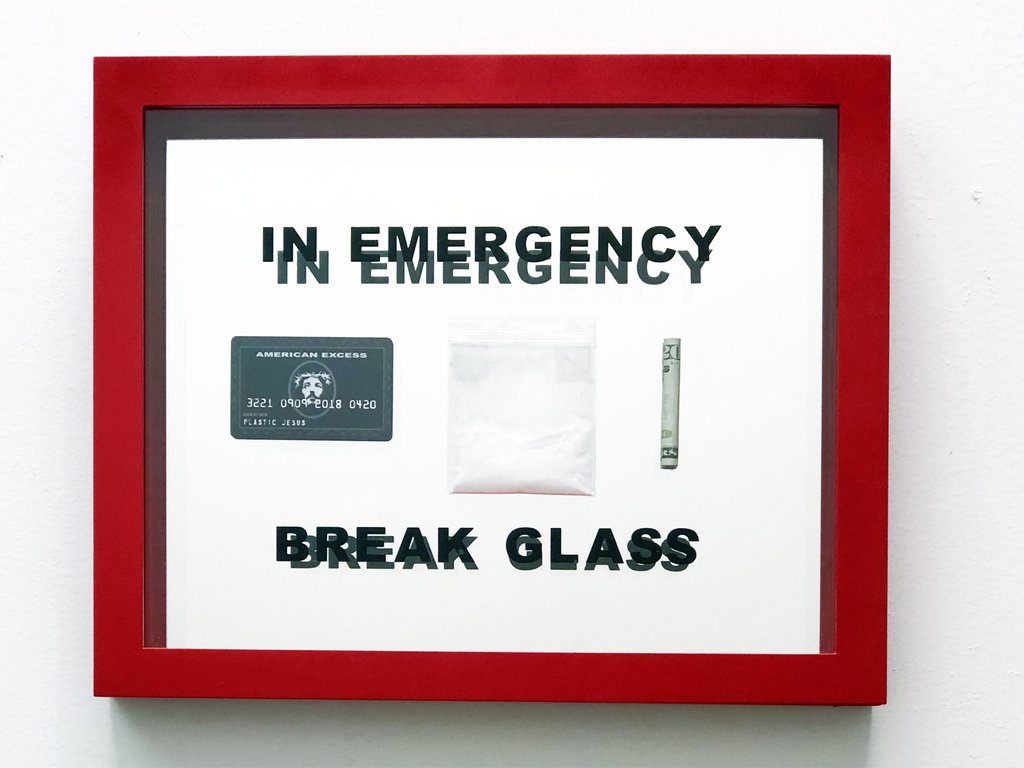 Emergency Break Glass - HD Wallpaper 