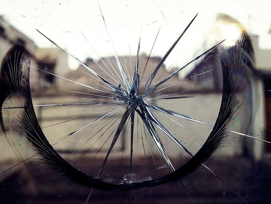 Shallow Focus Photography Of Cracked Glass, Clear, - Quelque Chose S Est Brisé - HD Wallpaper 