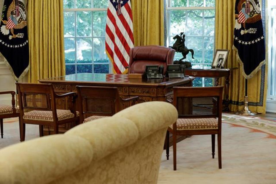 The Oval Office Of The White House Is Seen After A President Trump Portrait In Oval Office 960x641 Wallpaper Teahub Io