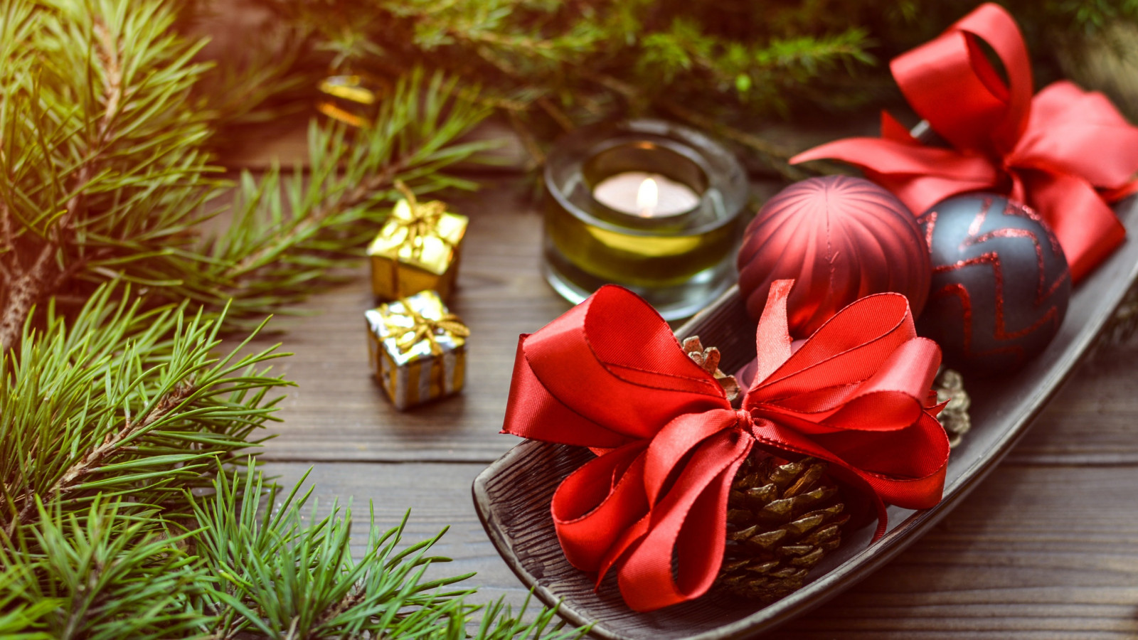 Christmas Ornaments Wallpaper - HD Wallpaper 