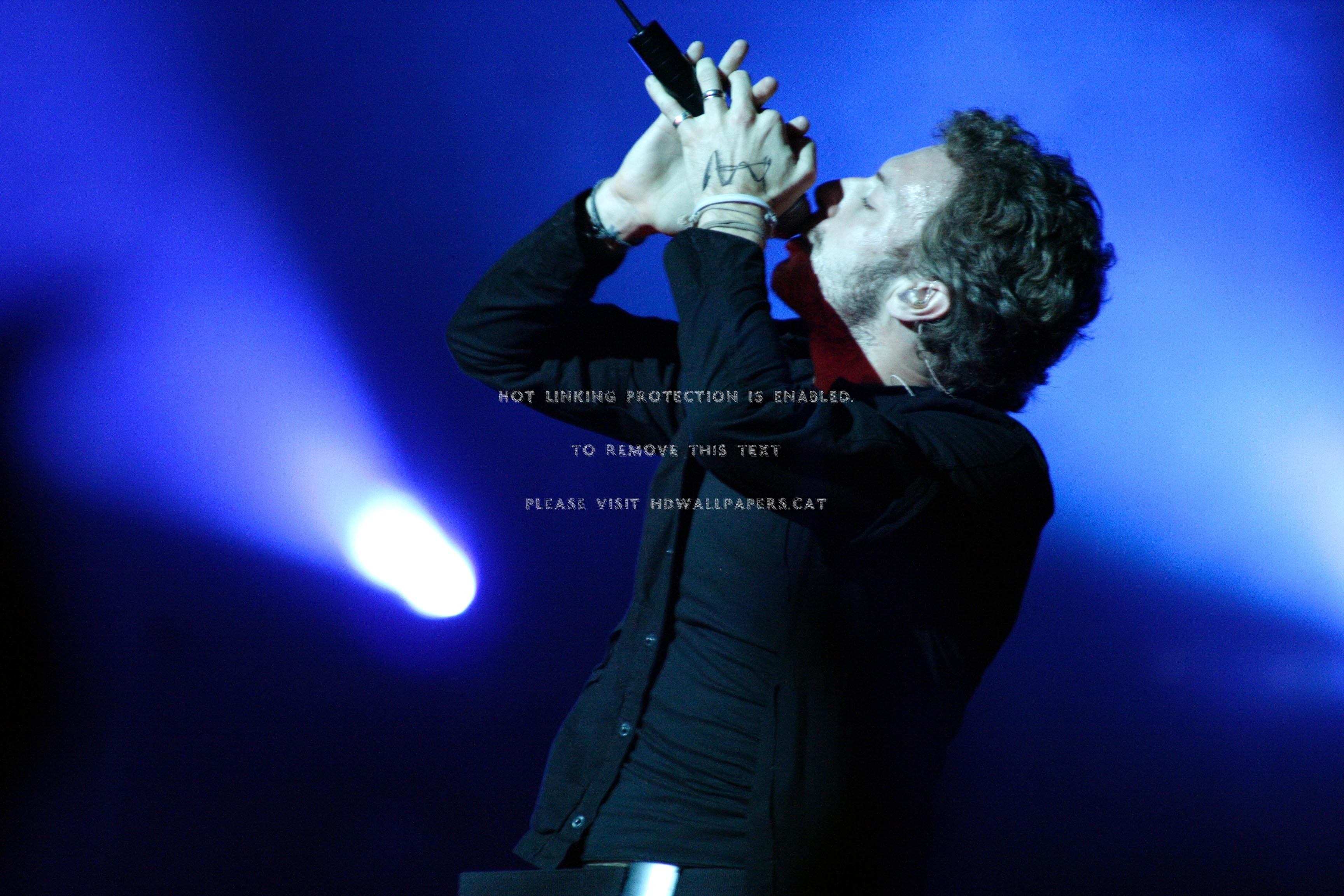 Coldplay Chris Martin Sao Paulo Rock Light - Coldplay Lost - HD Wallpaper 