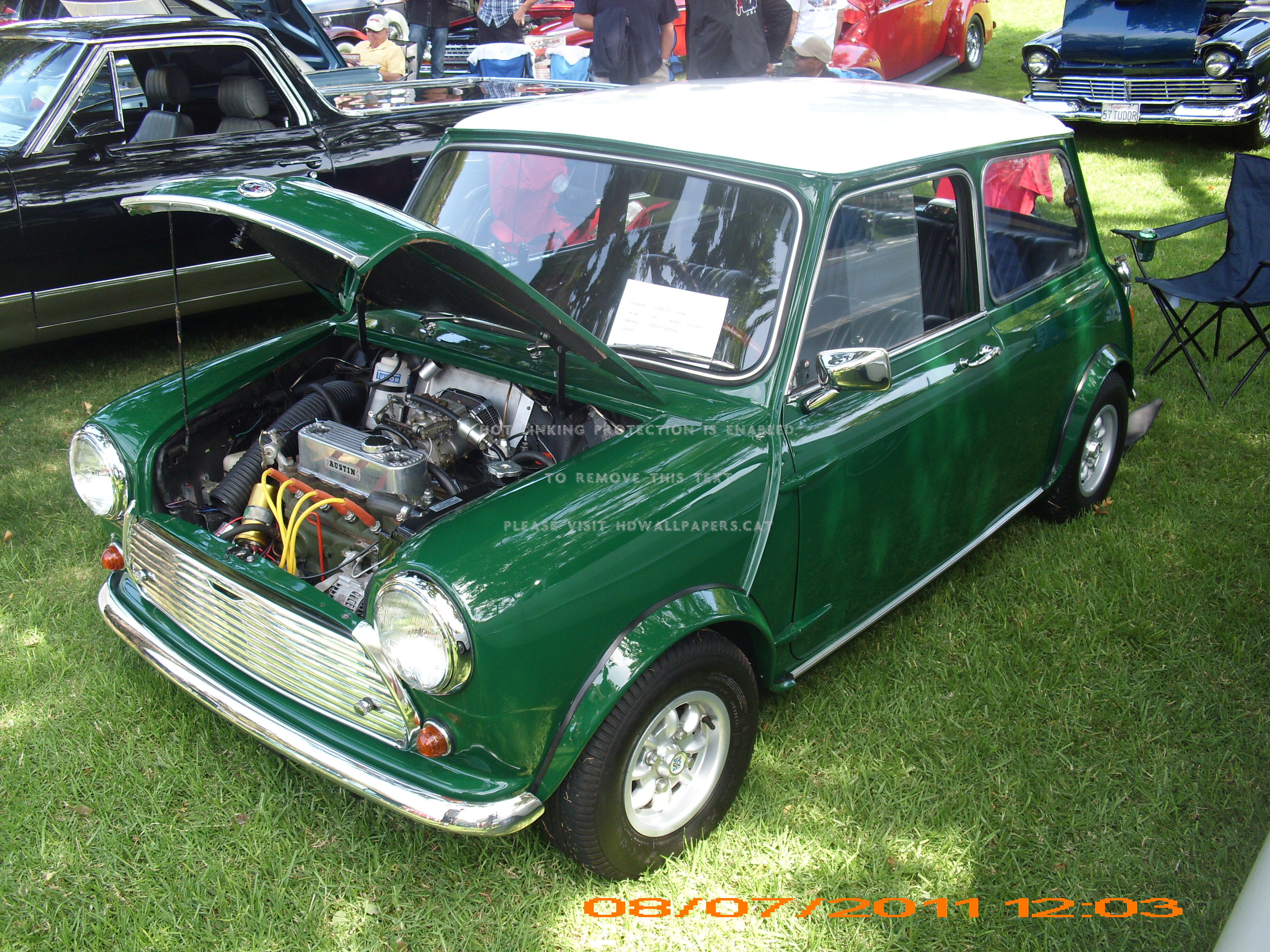Classic Mini Cooper Outside Cruiser Show - HD Wallpaper 