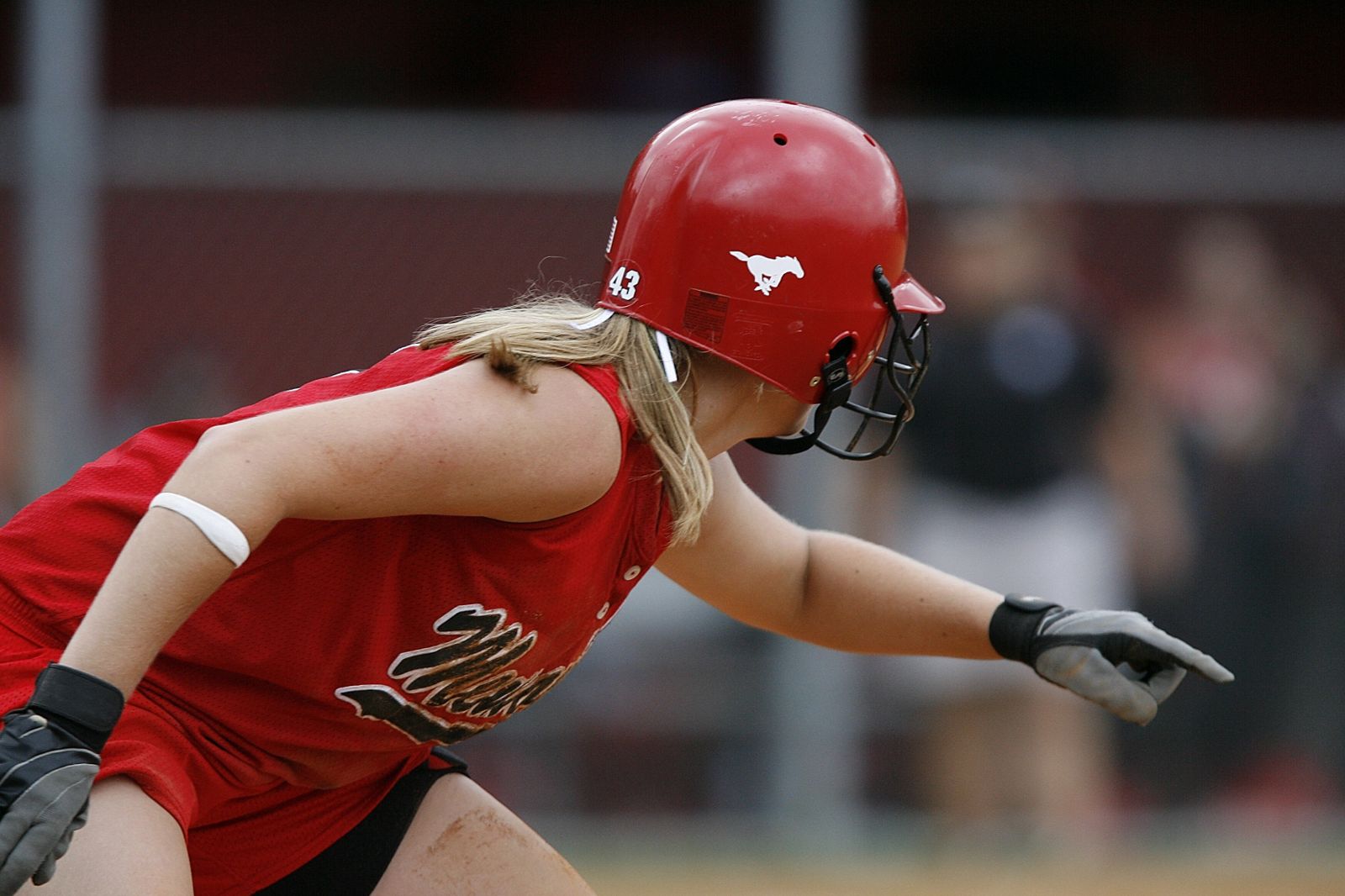 Woman Girl Field Female Sport Wallpaper - Uniformes De Softbol Para Mujeres En Color Rojo - HD Wallpaper 